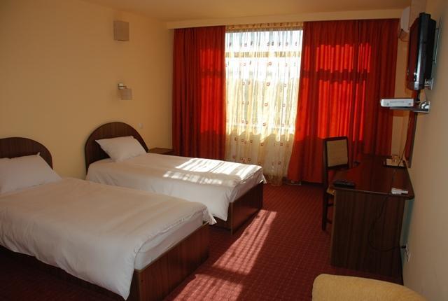 Hotel Coliseum Calafat Phòng bức ảnh